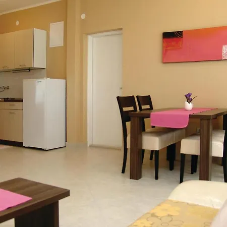 Pet Friendly In With Wifi Poreč